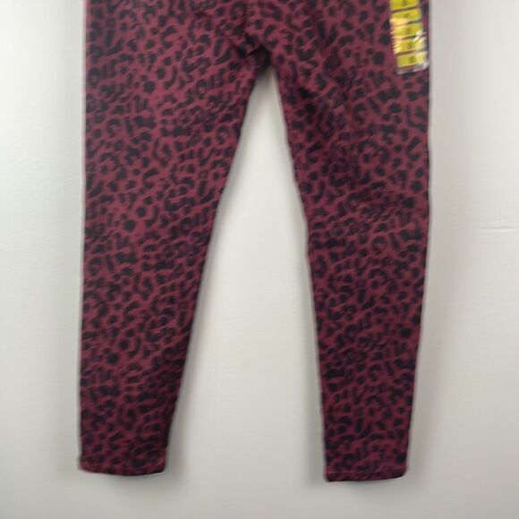Social Standard by Sanctuary. Cheetah Print Ankle Skinny Jeans. Size 8. NWT. - Picture 6 of 14